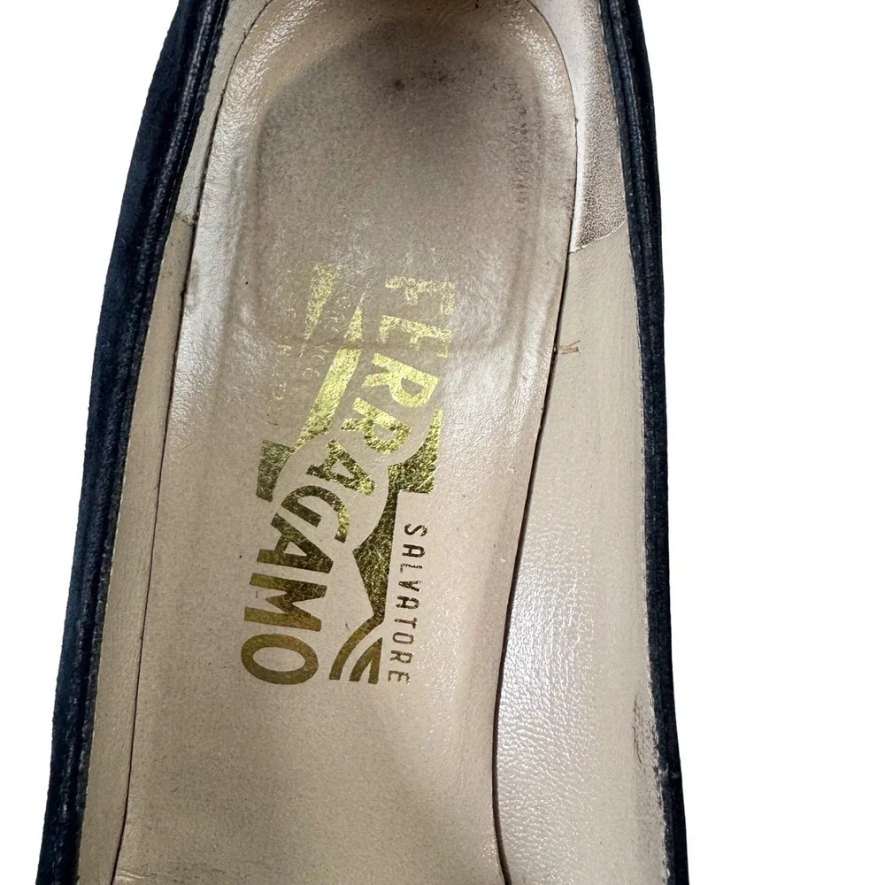 Salvatore Ferragamo Pumps Women 7.5B Blue Navy Suede Kitten Heel Italy Luxury‎